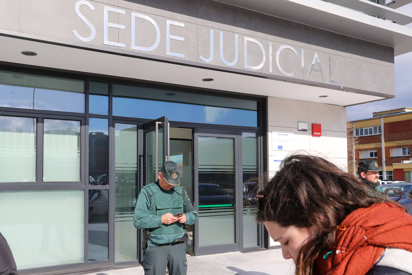 Fotos: Gran despliegue policial a la llegada a los juzgados del Asesino de Trevías