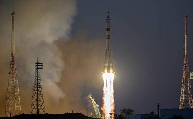 Lanzamiento de la nave Soyuz MS-23 hacia la Estación Espacial Internacional.