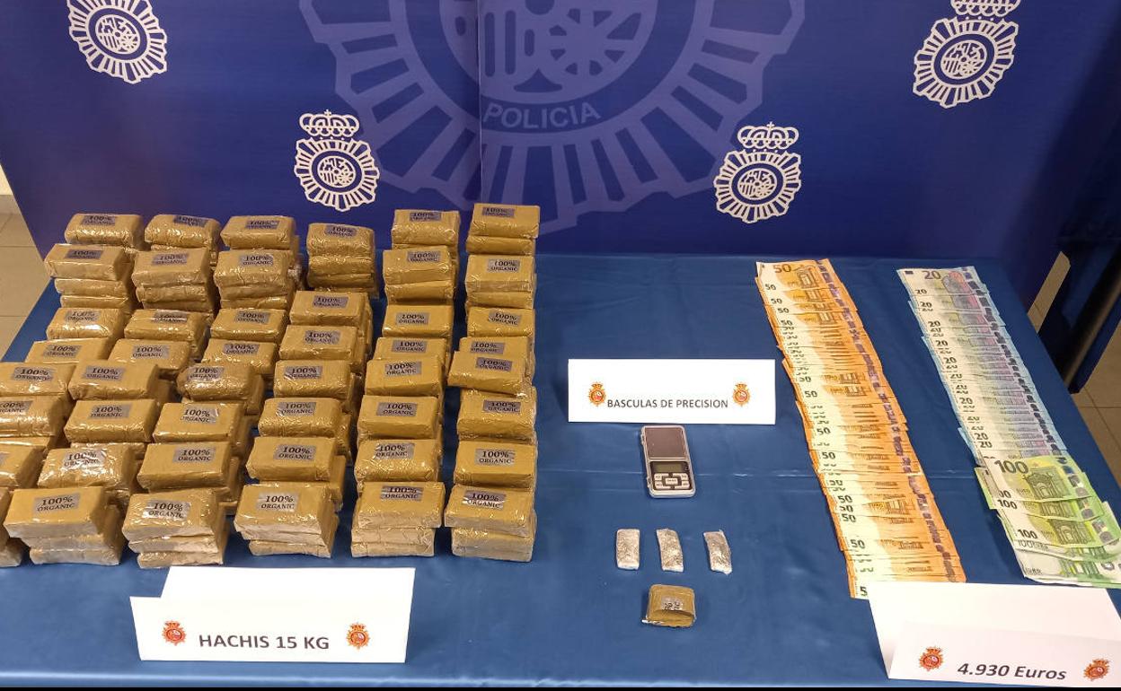 Material incautado por la Policía.