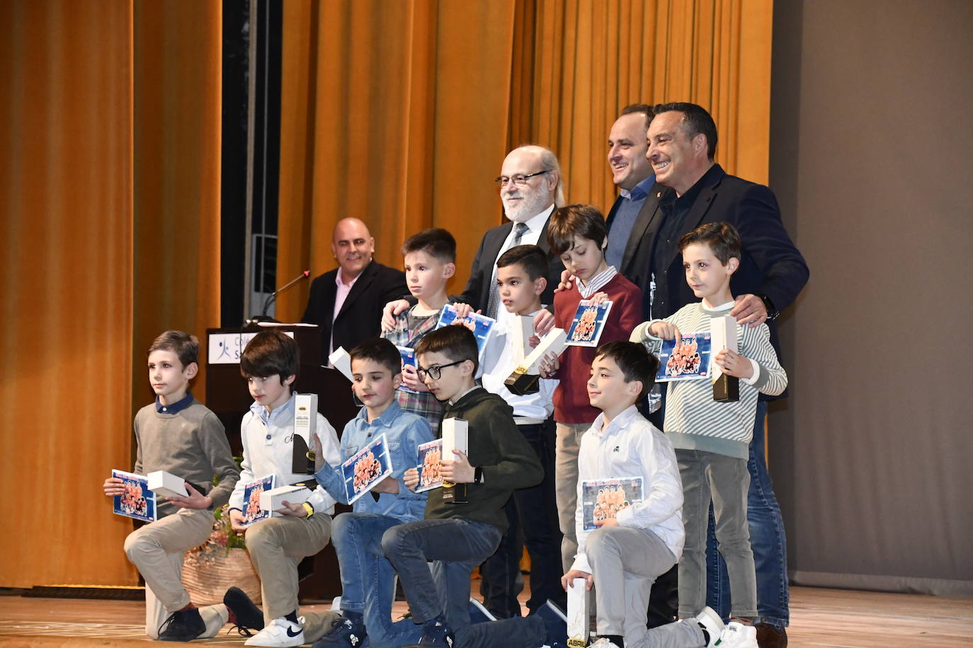 Fotos: La Gala del Deporte del Colegio San Fernando de Avilés reconoce los logros