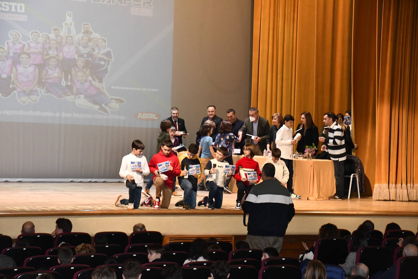 Fotos: La Gala del Deporte del Colegio San Fernando de Avilés reconoce los logros