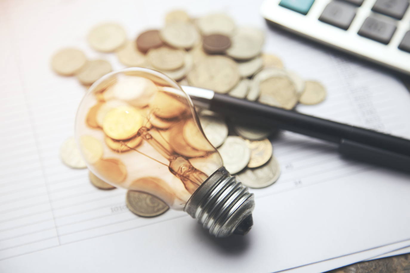 Consulta las horas más baratas de la luz de este sábado. 