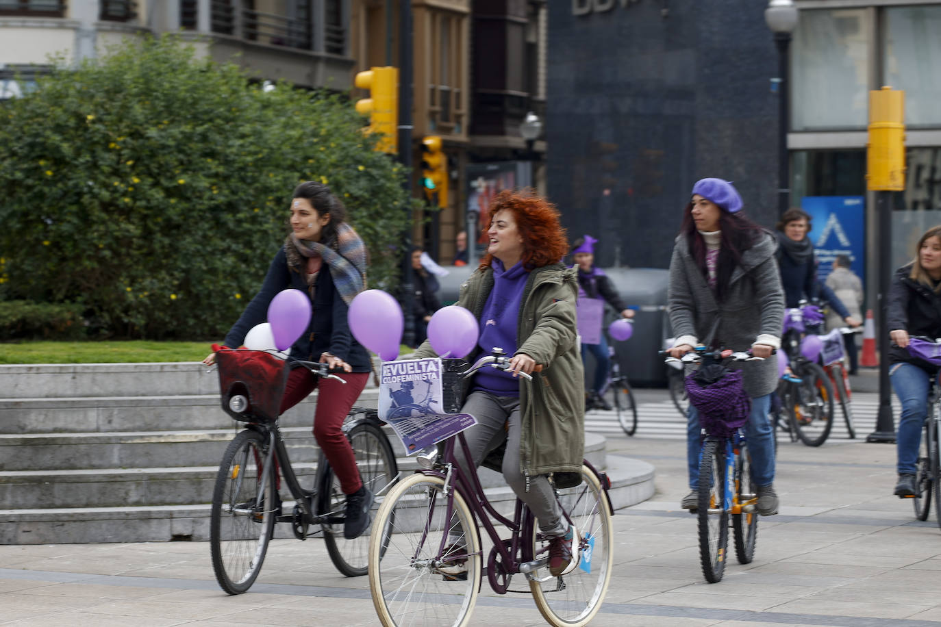 Fotos: El 8M se adelanta en Gijón con la Revuelta Ciclofeminista