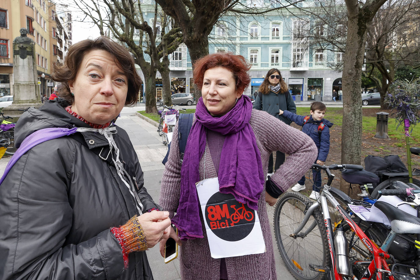 Fotos: El 8M se adelanta en Gijón con la Revuelta Ciclofeminista