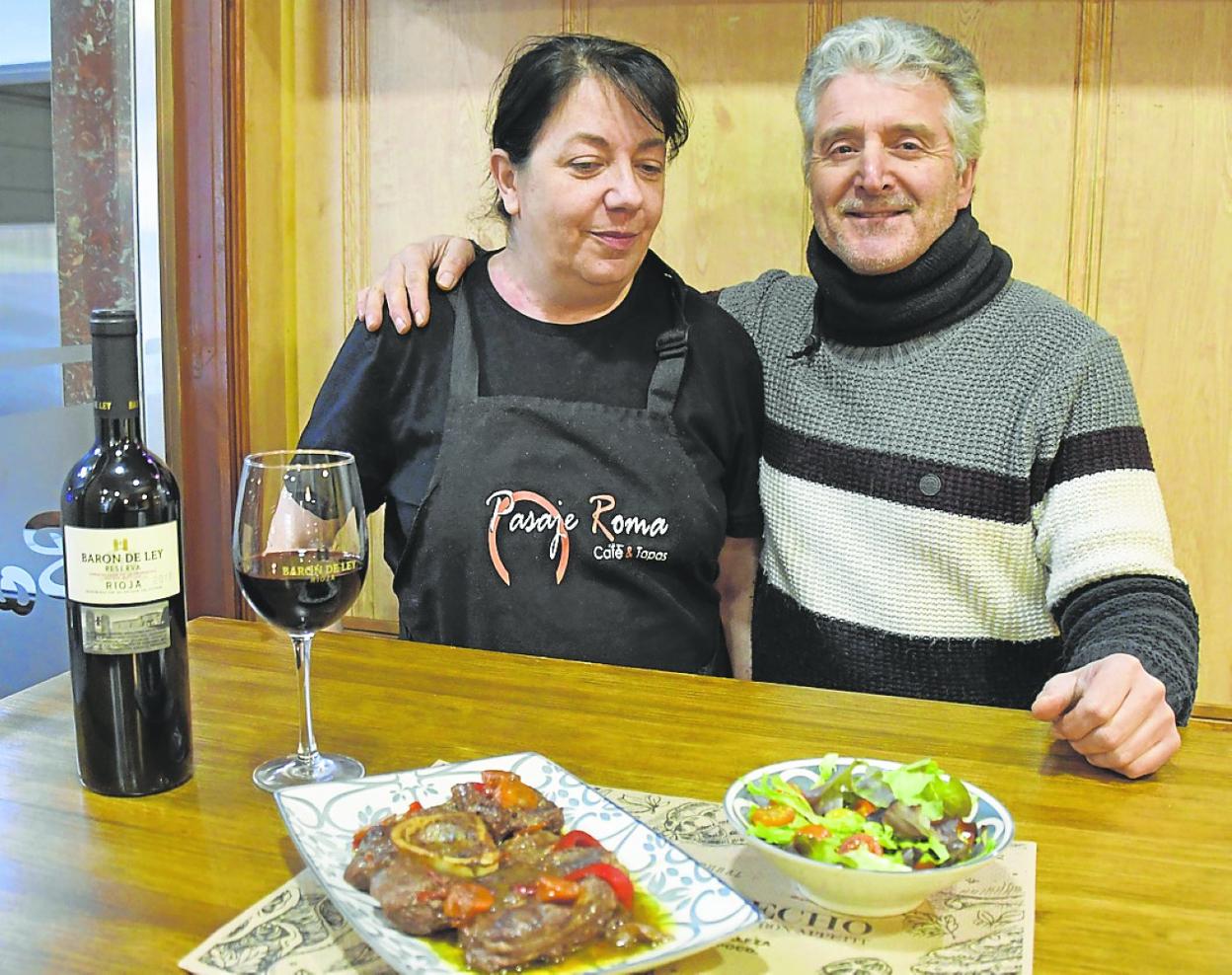 Yolanda y José Antonio, en su local 