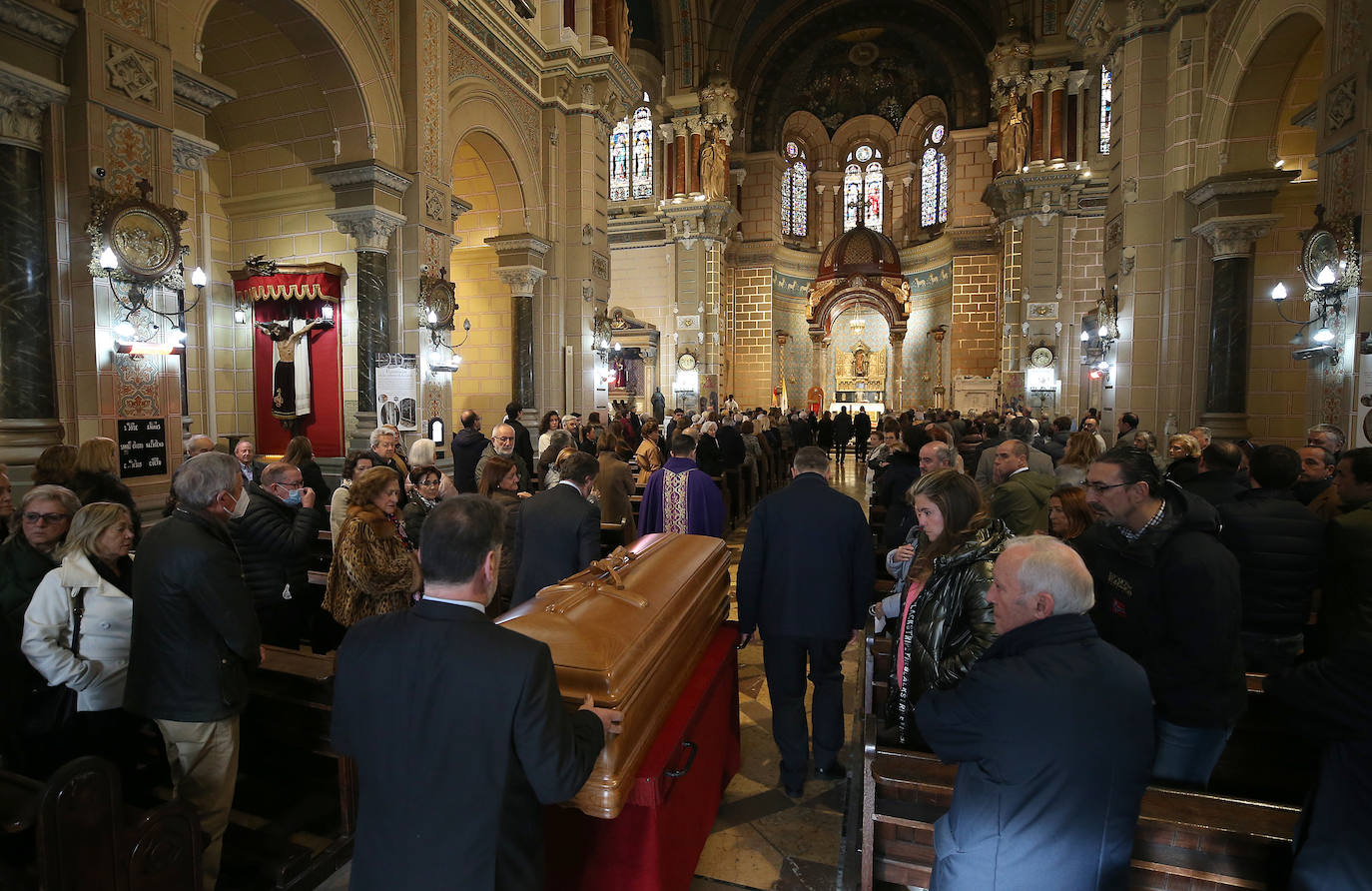 Emotivo adiós a Francisco Gayoso, referente en las confiterías de Oviedo