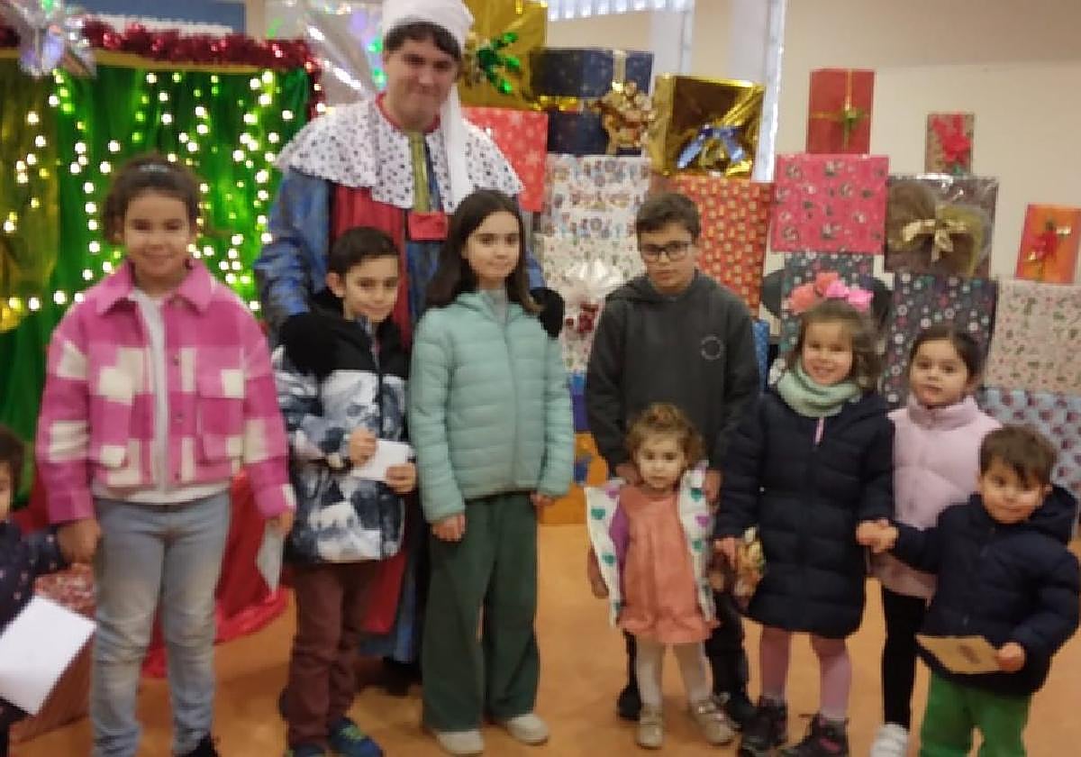 Aliatar se reunió con los niños corveranos para escuchar sus deseos y peticiones.