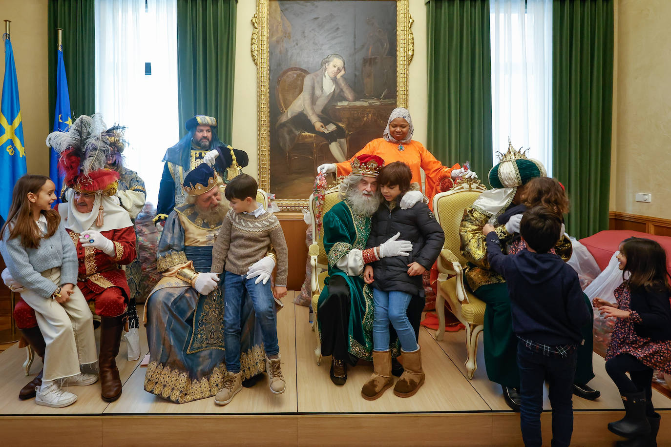 Desembarco de ilusión en Gijón con la llegada de los Reyes Magos
