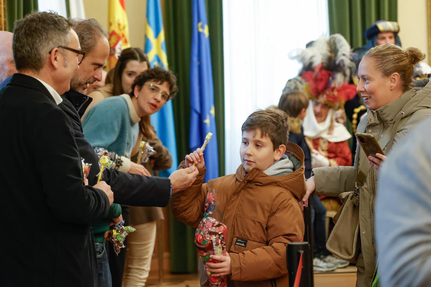 Desembarco de ilusión en Gijón con la llegada de los Reyes Magos