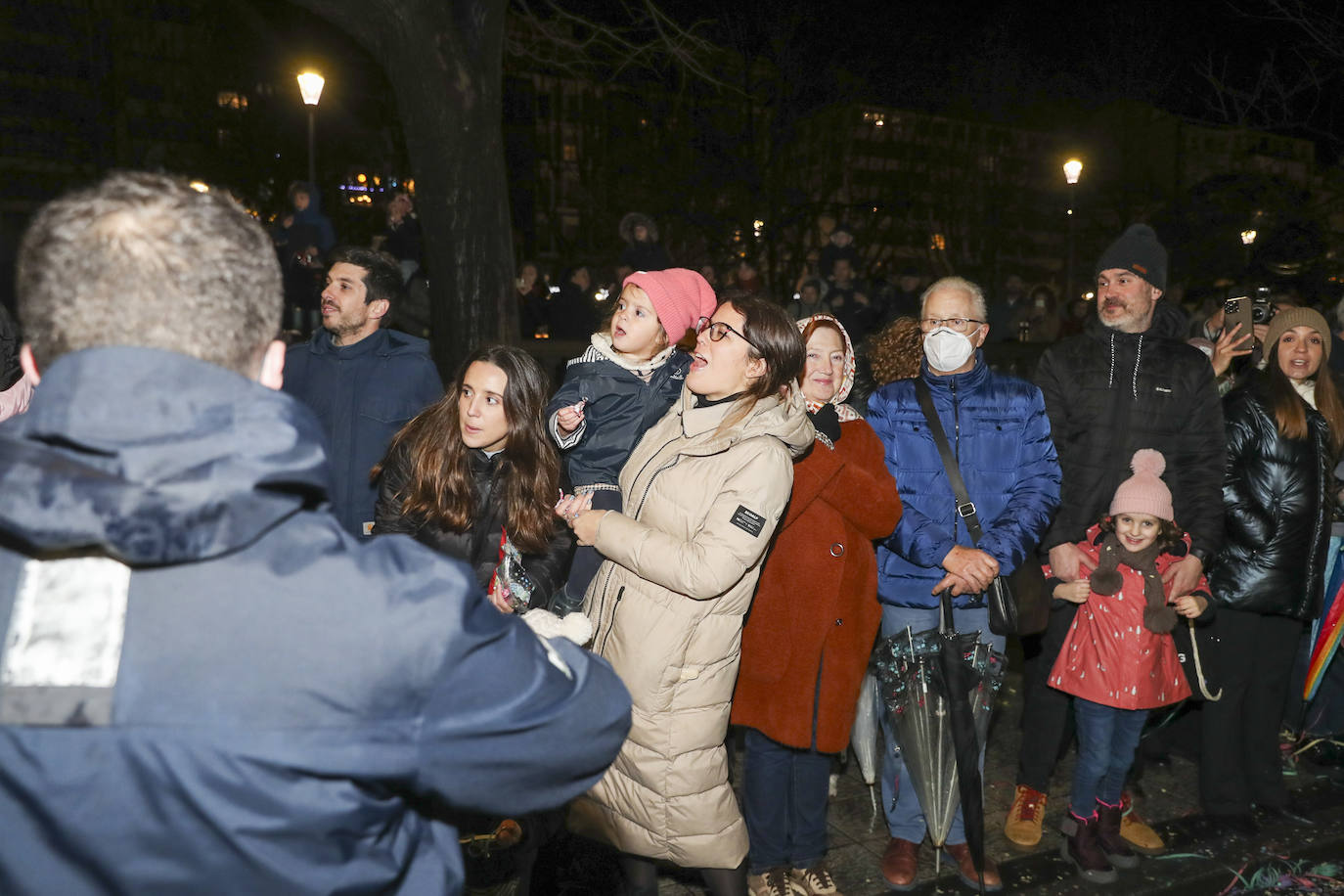 Los Reyes Magos inundan Gijón de ilusión y caramelos