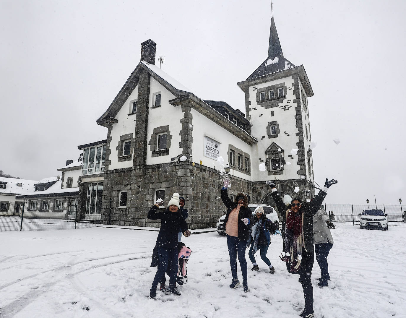 El temporal deja la primera nevada del año en Asturias