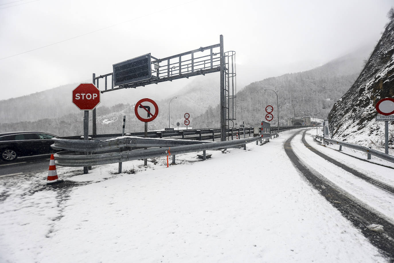 El temporal deja la primera nevada del año en Asturias
