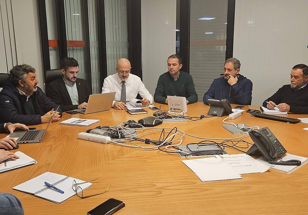 Reunión del Plan de Nevadas y del Plan de Protección Civil ante el Riesgo de Nevadas en la sede del Servicio de Emergencias del Principado.