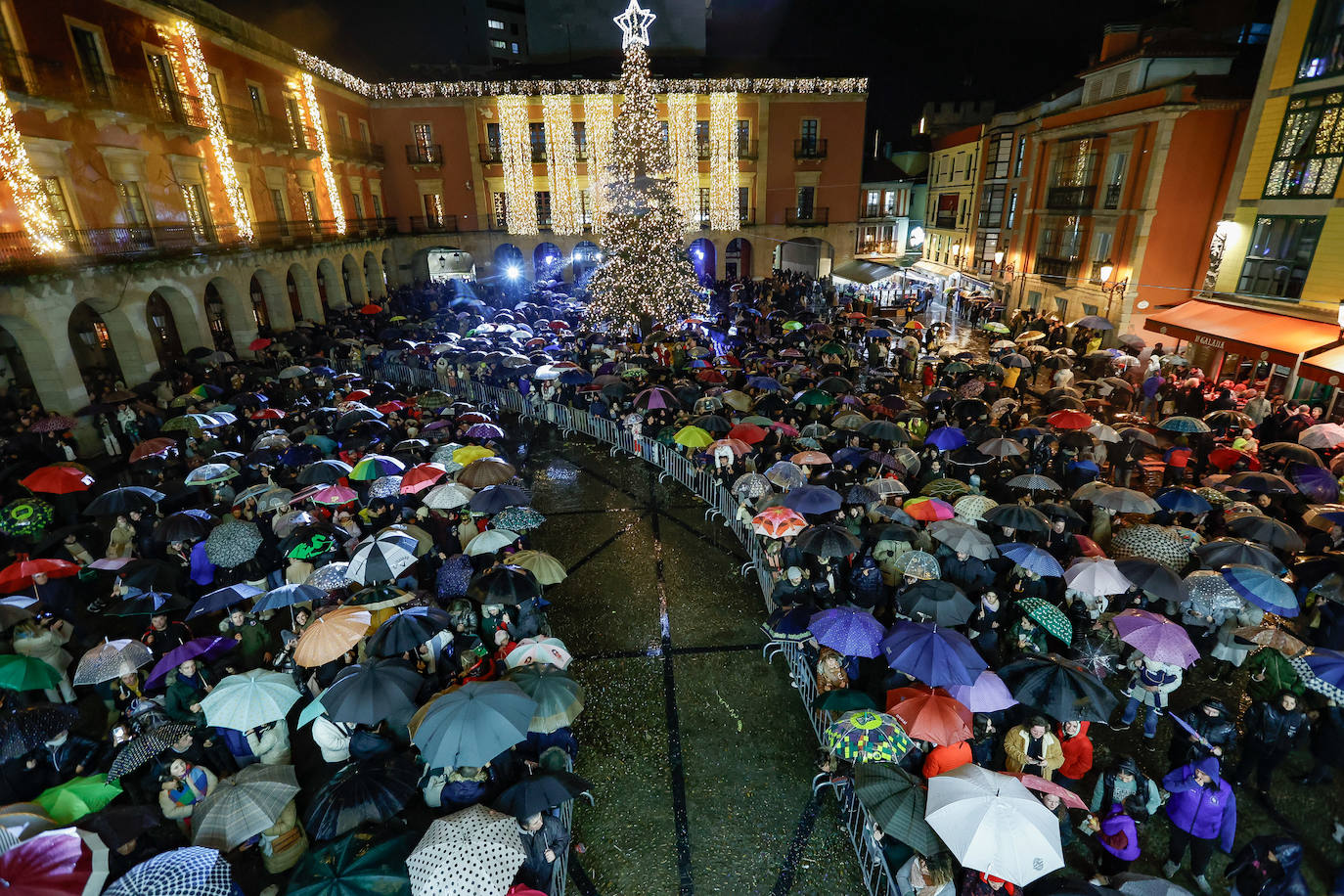 Los Reyes en el Ayuntamiento de Gijón