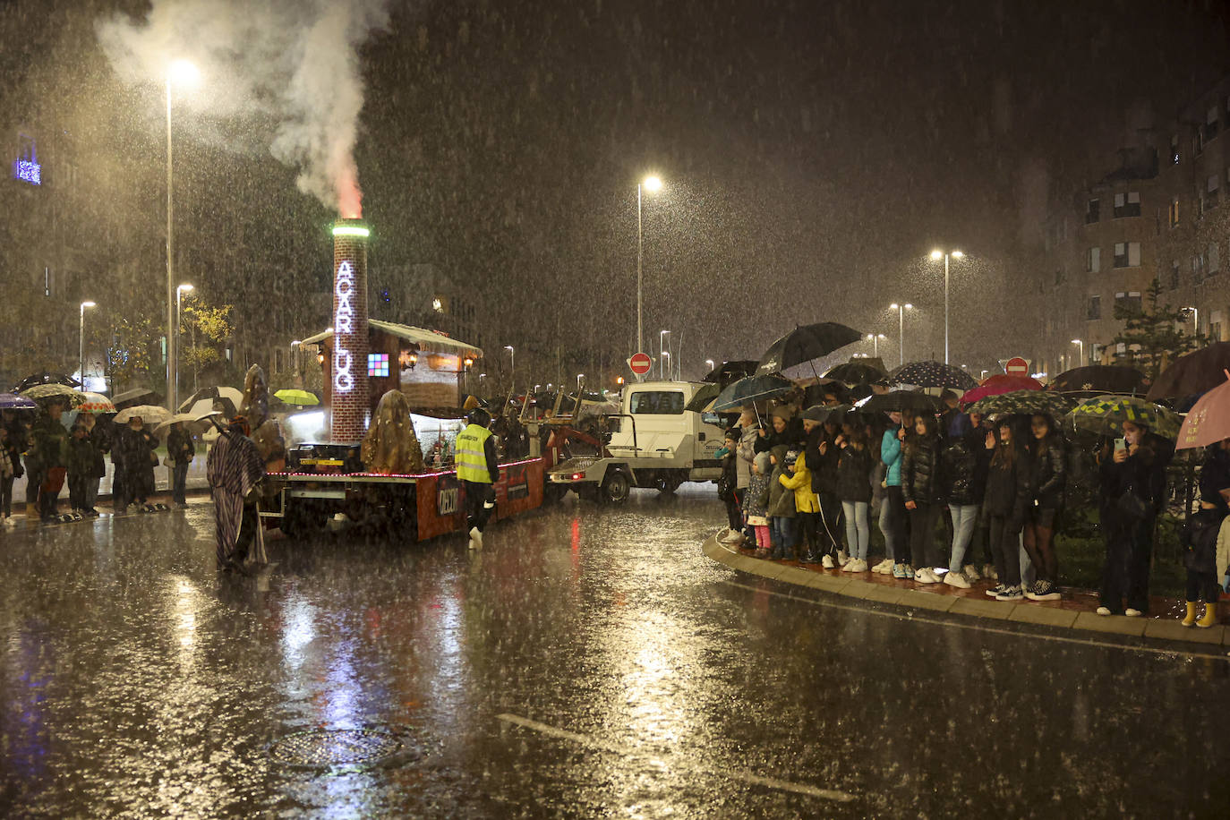 Lugones recibe a los Reyes Magos con los brazos abiertos