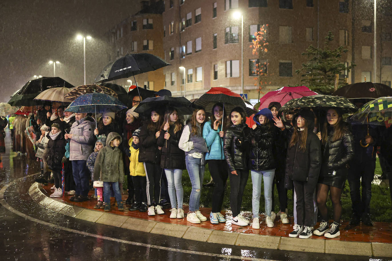 Lugones recibe a los Reyes Magos con los brazos abiertos