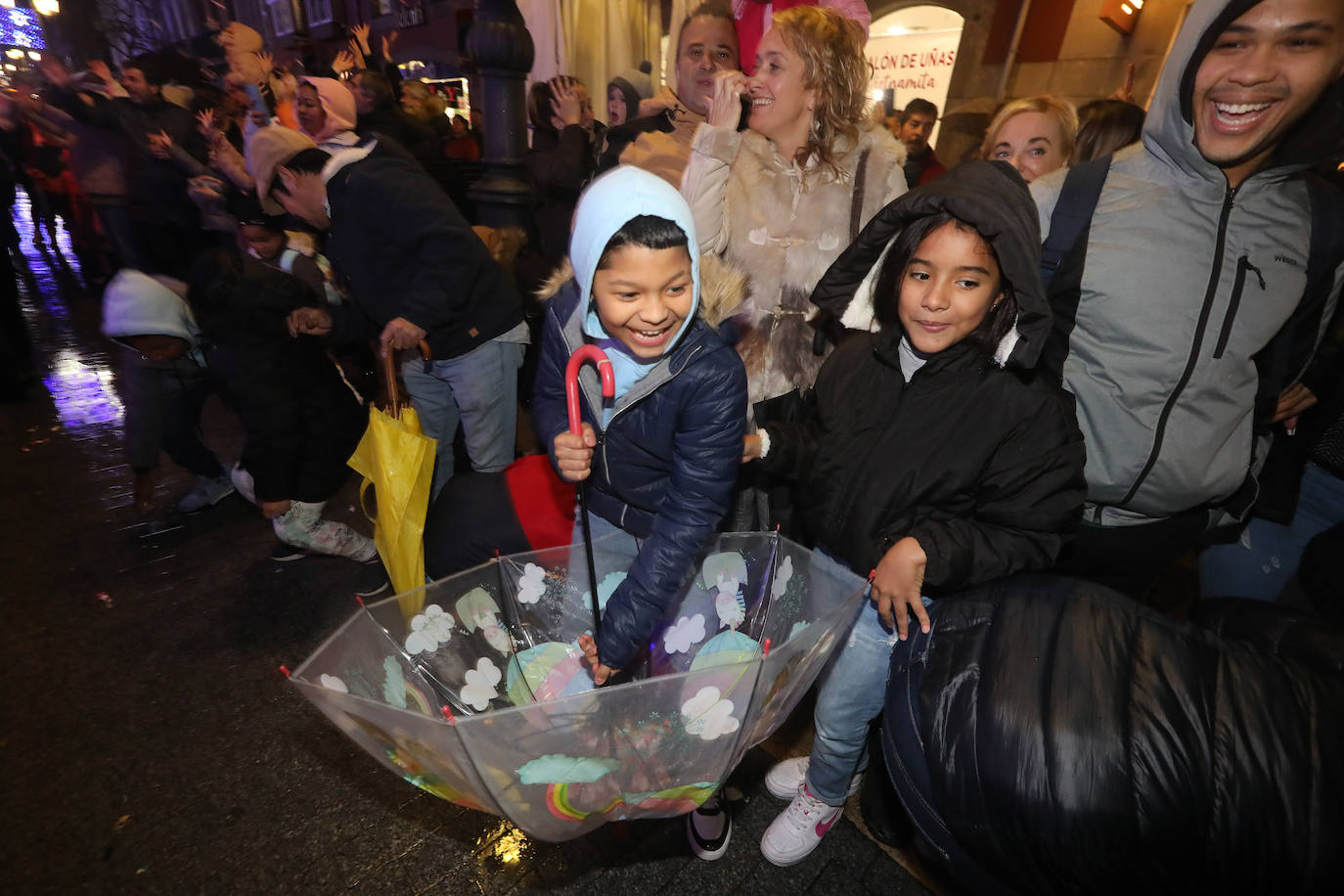 Todas las fotos de la cabalgata de los Reyes Magos en Avilés