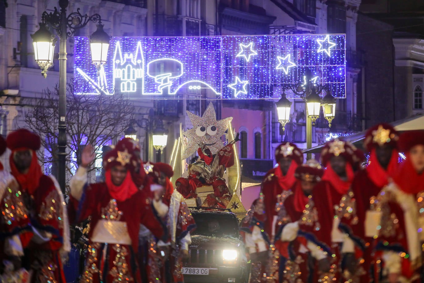 Todas las fotos de la cabalgata de los Reyes Magos en Avilés