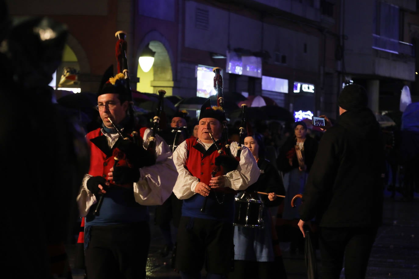 Todas las fotos de la cabalgata de los Reyes Magos en Avilés