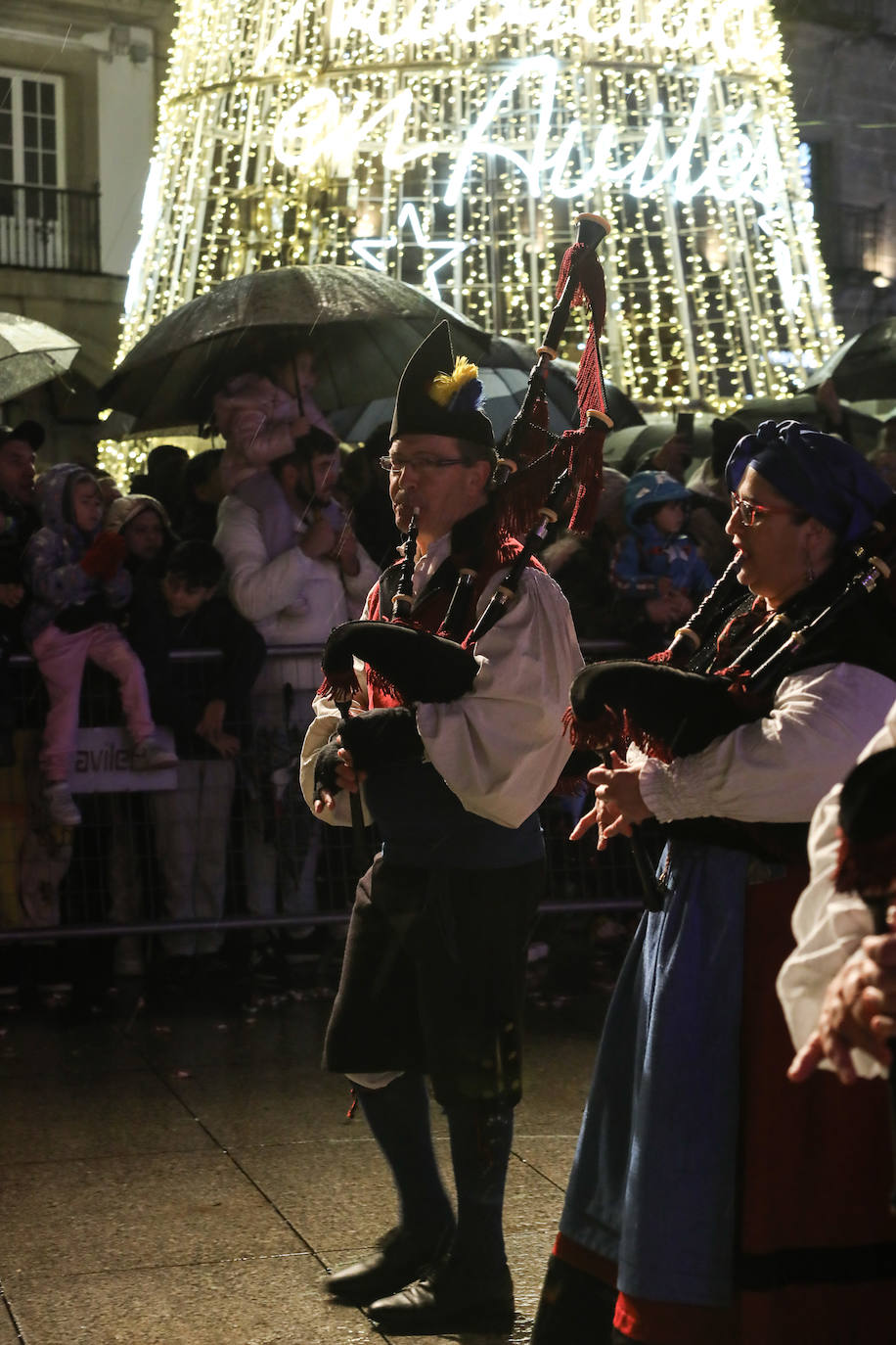 Todas las fotos de la cabalgata de los Reyes Magos en Avilés