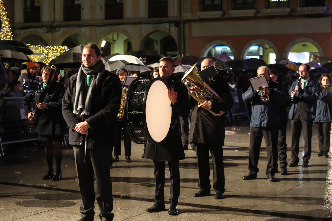 Todas las fotos de la cabalgata de los Reyes Magos en Avilés