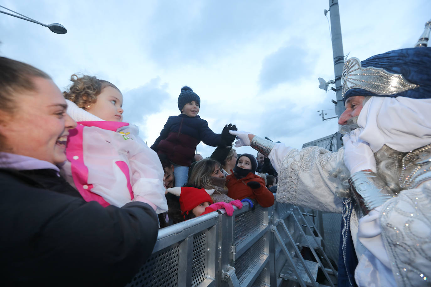 Todas las fotos de la cabalgata de los Reyes Magos en Avilés