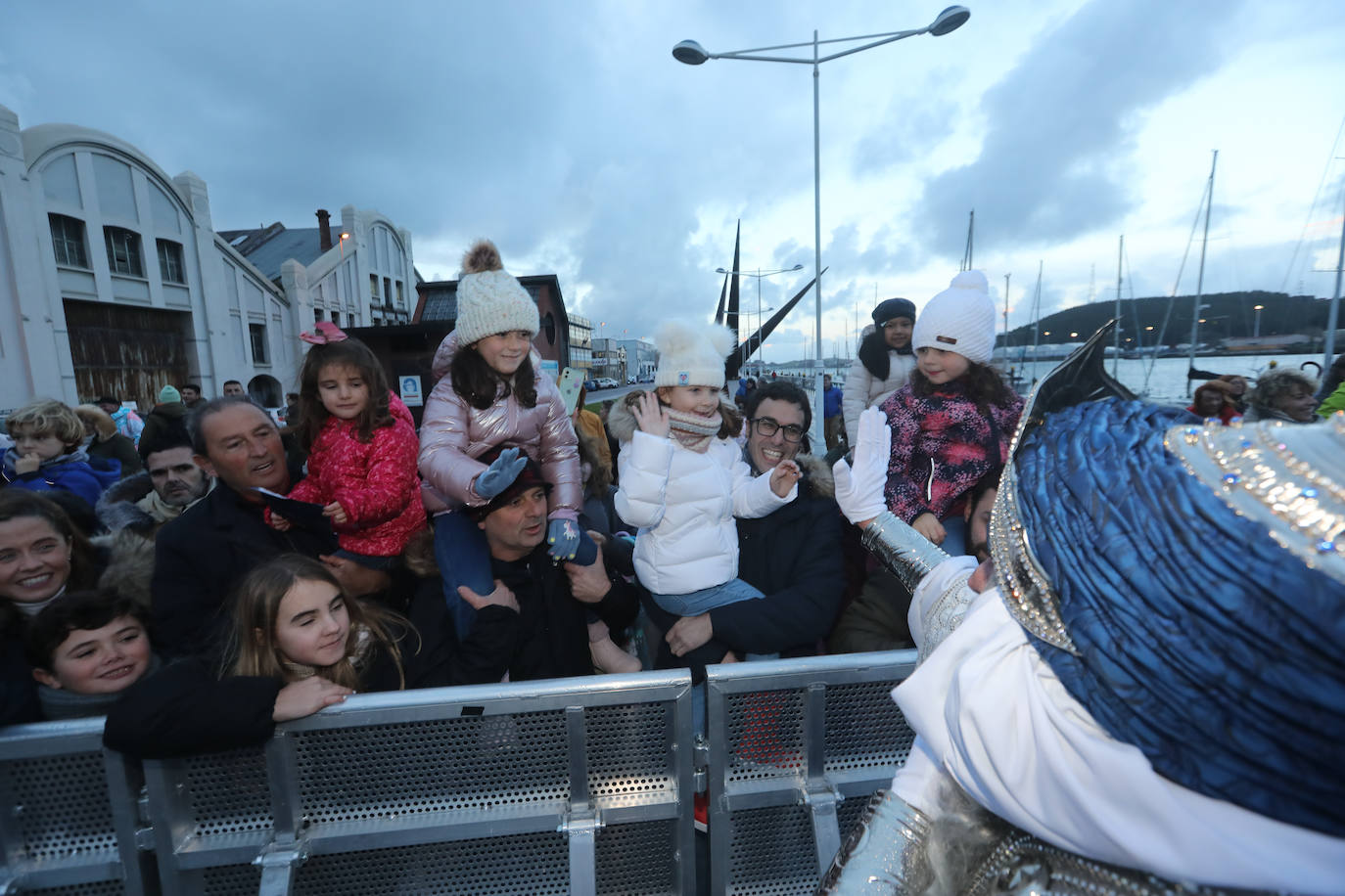 Todas las fotos de la cabalgata de los Reyes Magos en Avilés