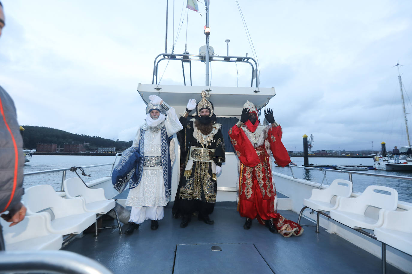 Todas las fotos de la cabalgata de los Reyes Magos en Avilés