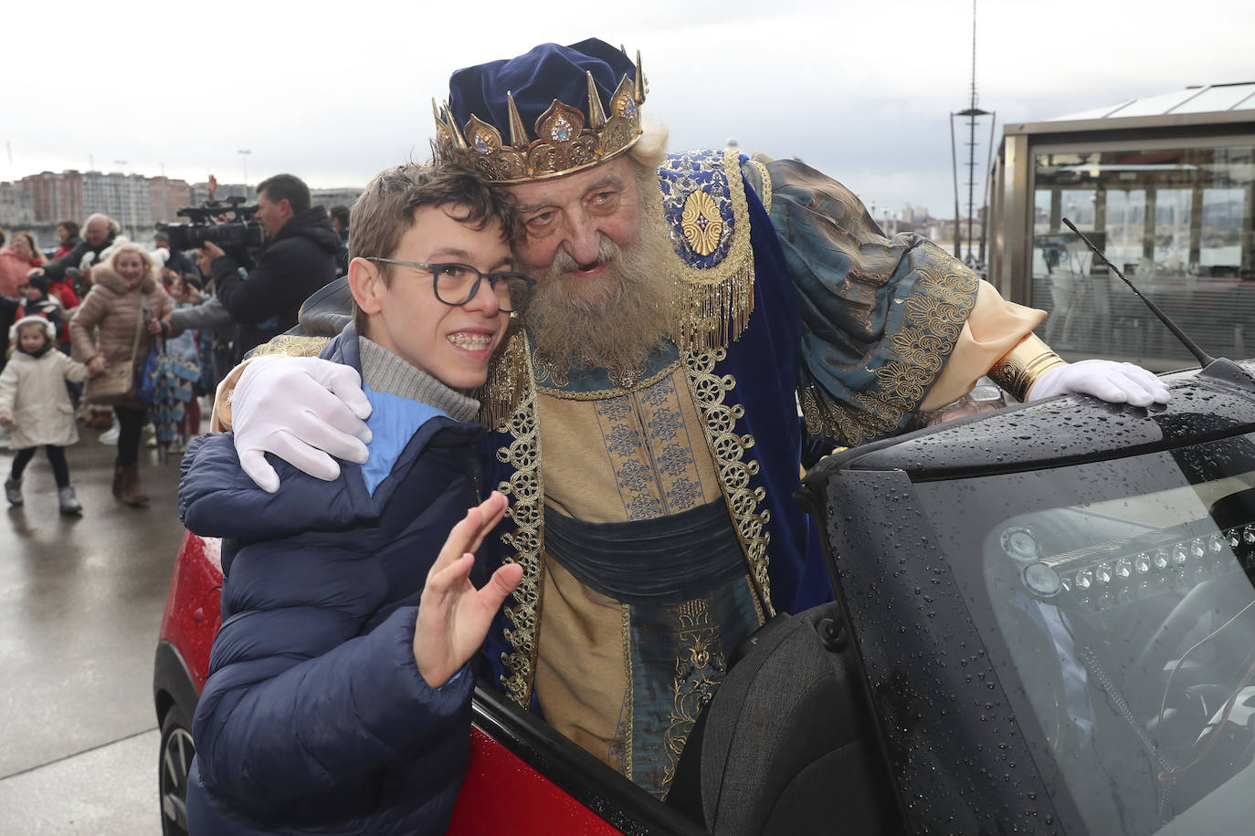 Desembarco de ilusión en Gijón con la llegada de los Reyes Magos