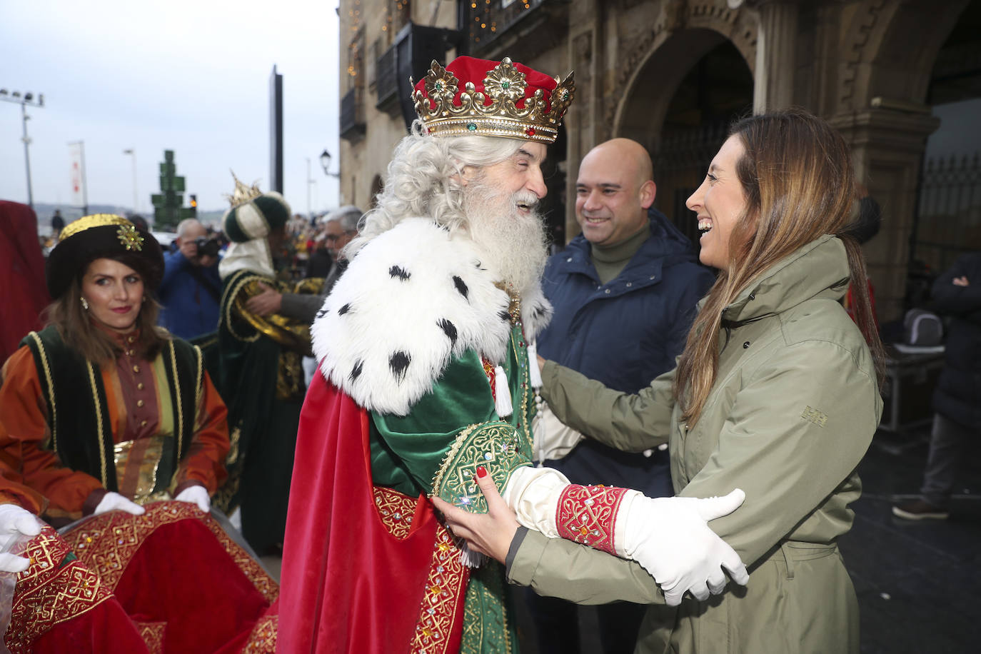 Desembarco de ilusión en Gijón con la llegada de los Reyes Magos