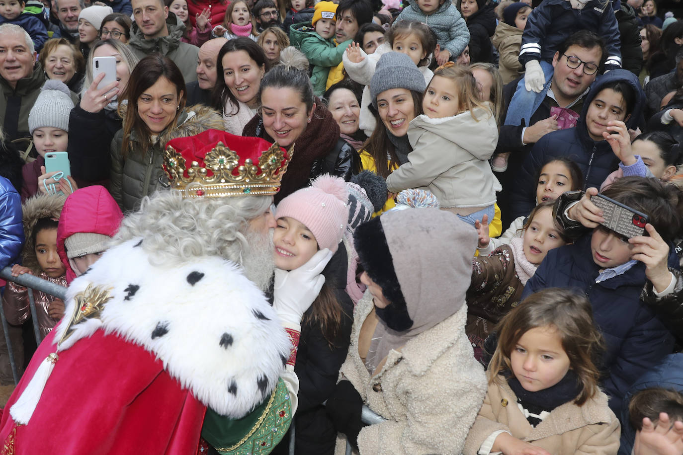 Desembarco de ilusión en Gijón con la llegada de los Reyes Magos
