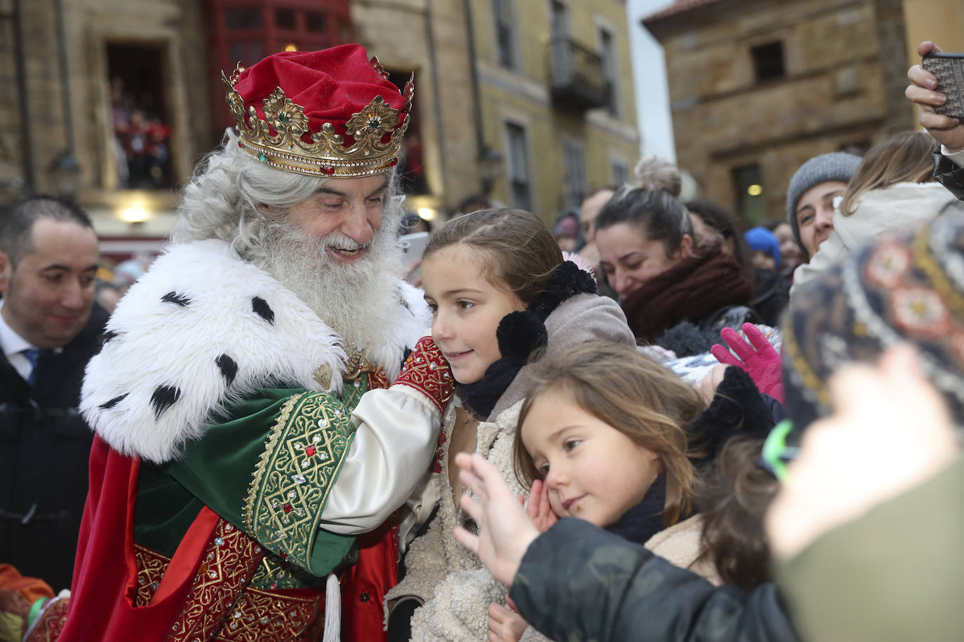 Desembarco de ilusión en Gijón con la llegada de los Reyes Magos