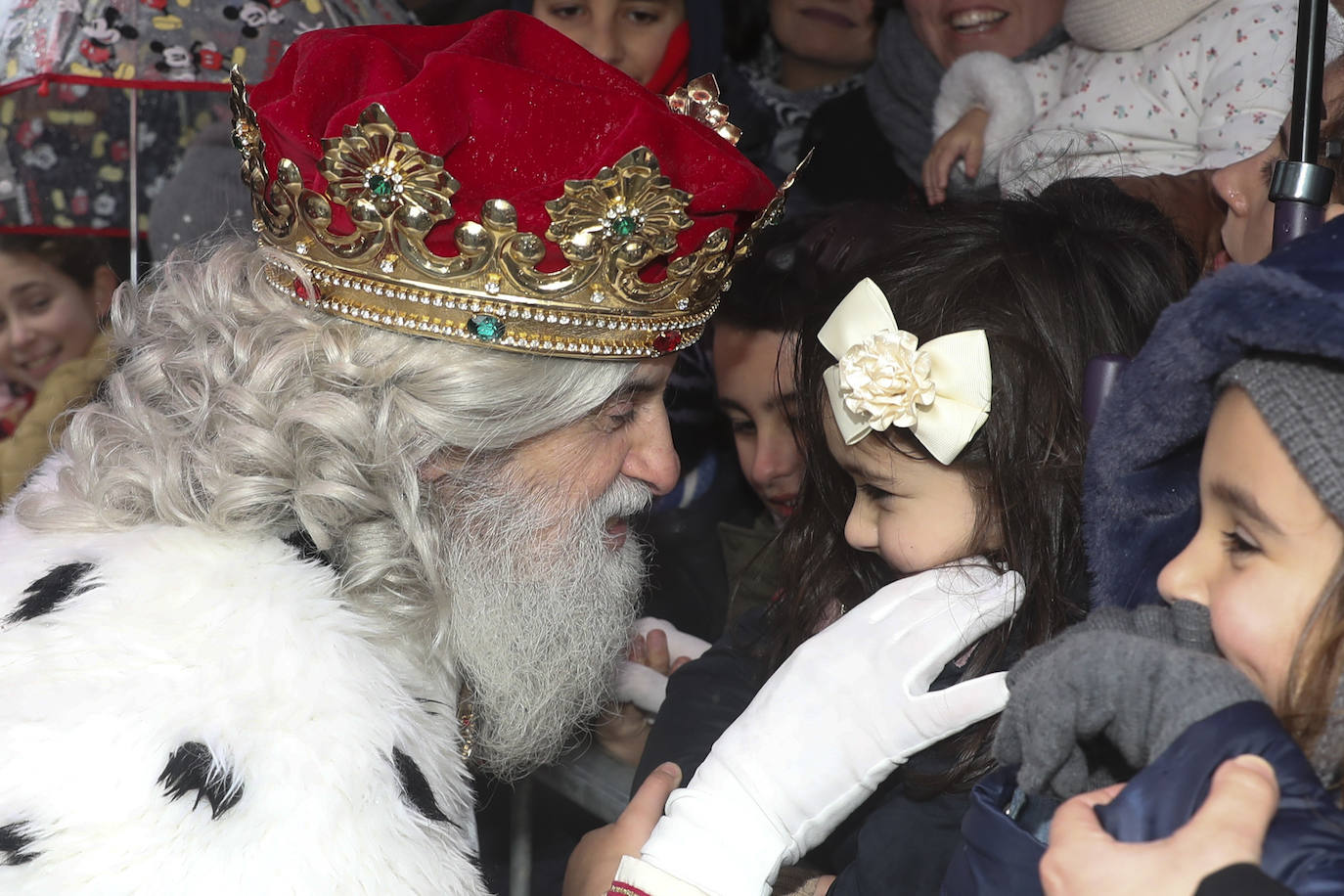 Desembarco de ilusión en Gijón con la llegada de los Reyes Magos