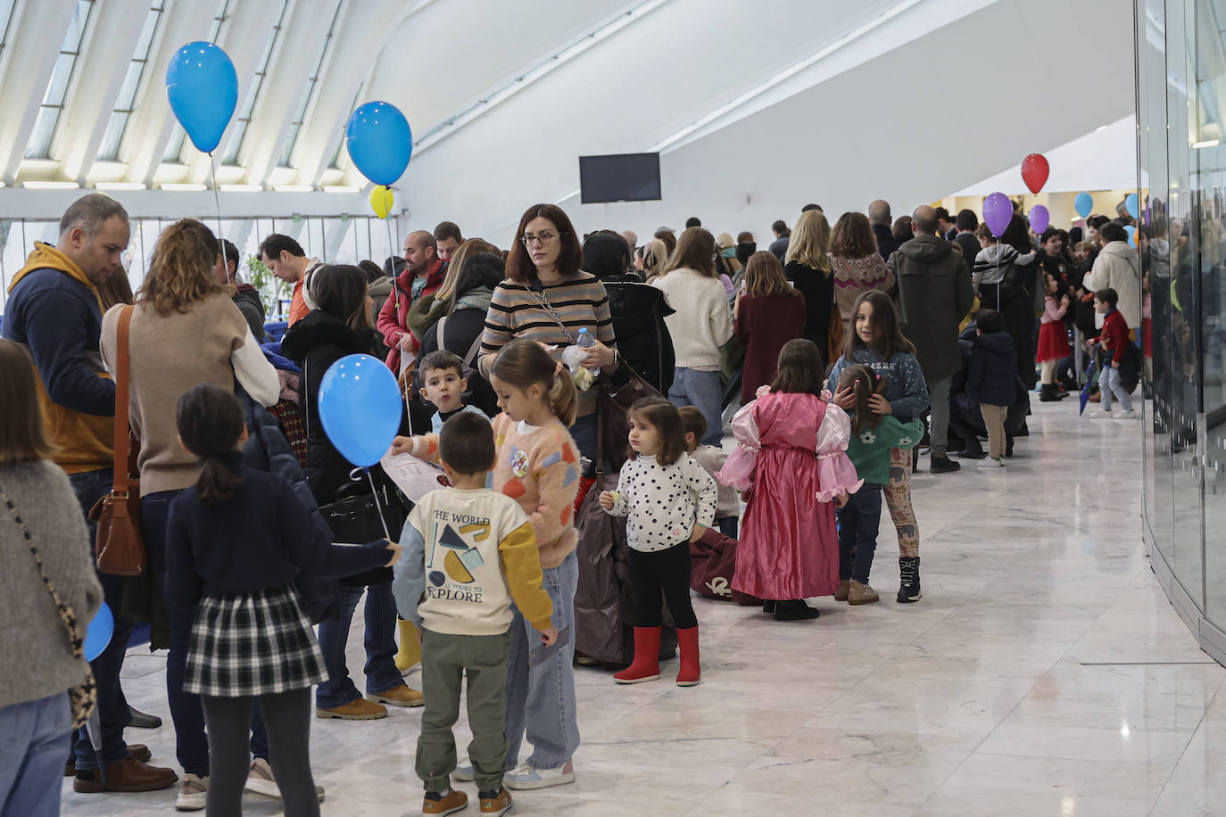 Ilusión y nervios en Oviedo antes de la cabalgata de los Reyes Magos