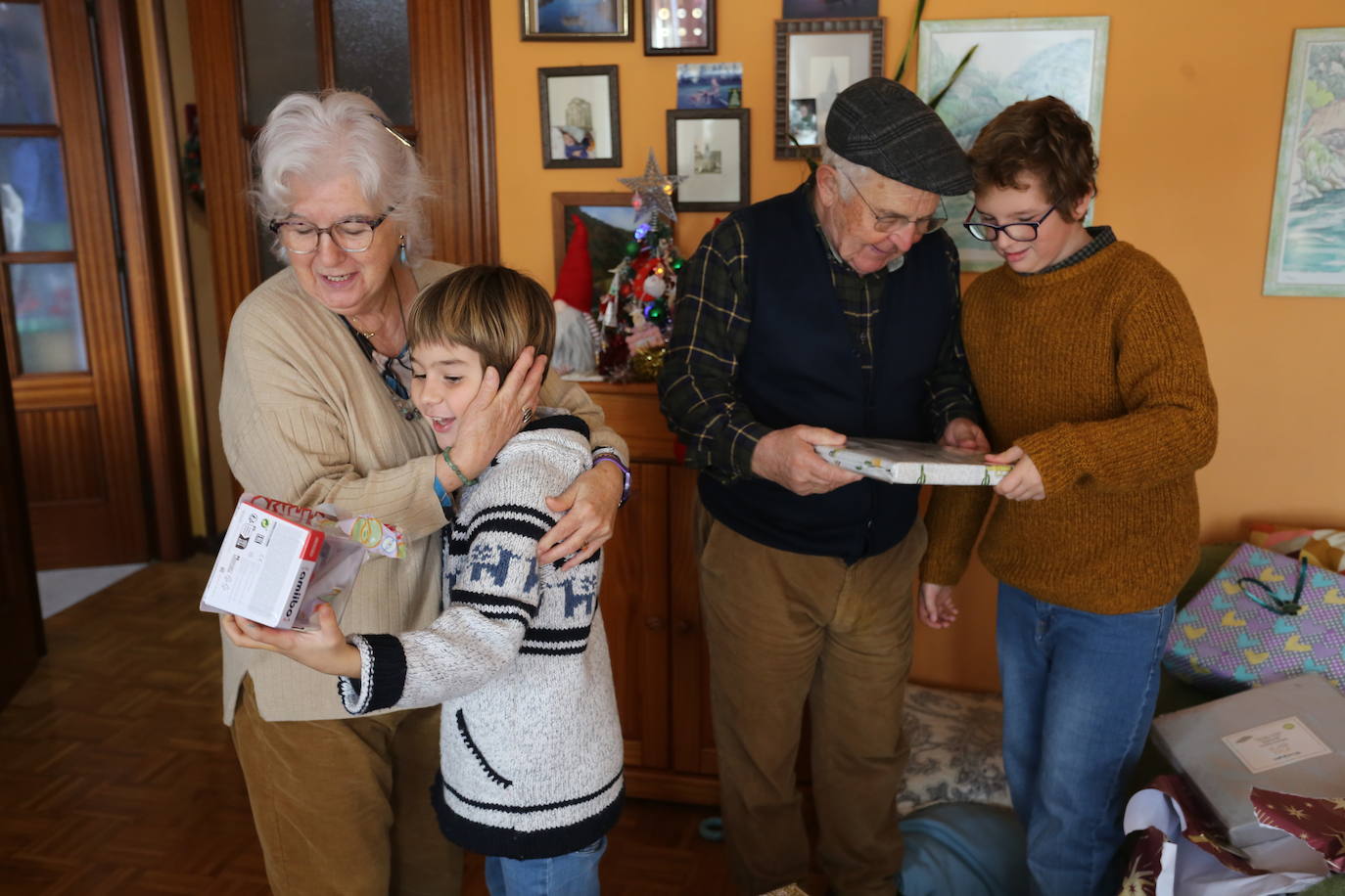 Una mañana de Reyes cargada de ilusión y de regalos en Asturias