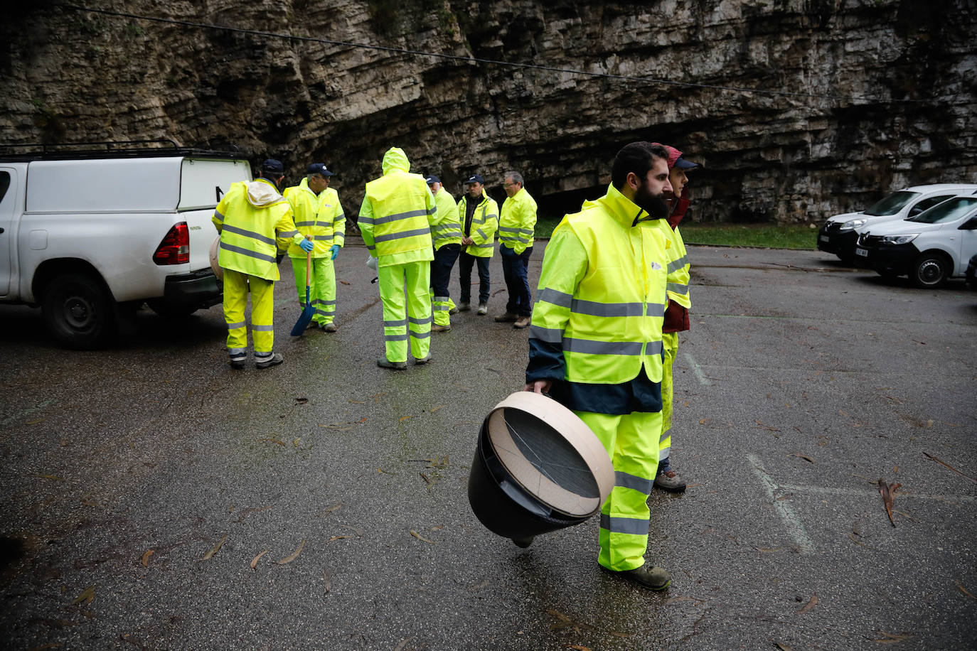 Asturias intensifica la limpieza de pélets de sus playas