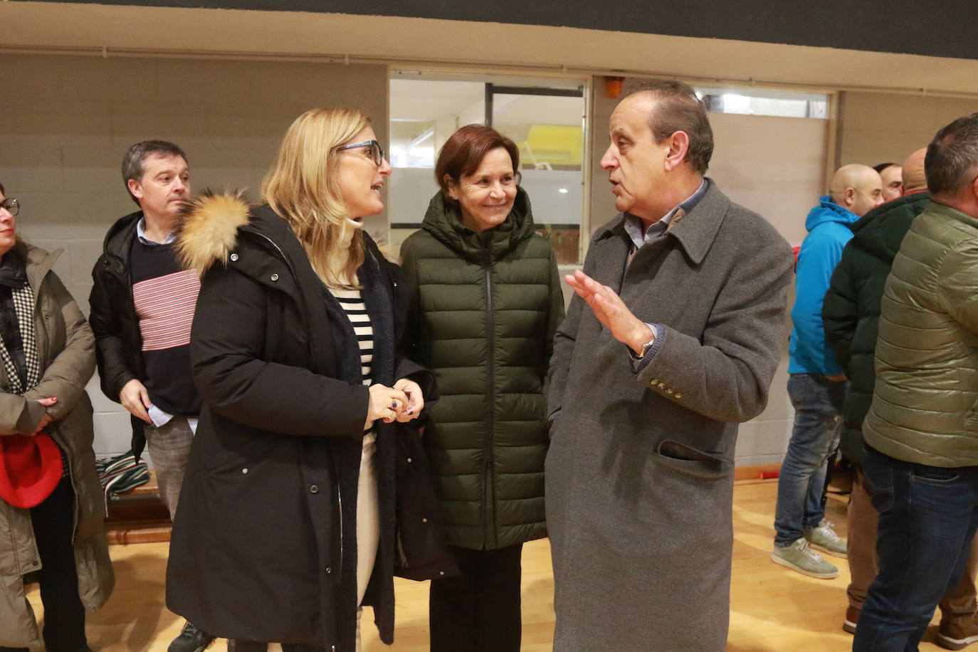 Así ha sido la presentación de equipos del Telecable en el pabellón Mata-Jove