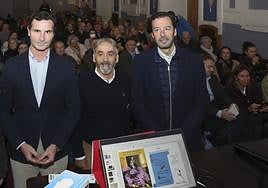 Jorge González-Palacios, Juan Carlos Herrero y José María Landa, ante la imagen de García Sol.