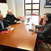 José Donoso y Javier Fernández-Font, durante su reunión con la consejera Nieves Roqueñí.