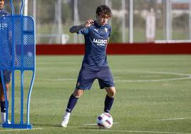 Jordan Carrillo, en un entrenamiento del Sporting.