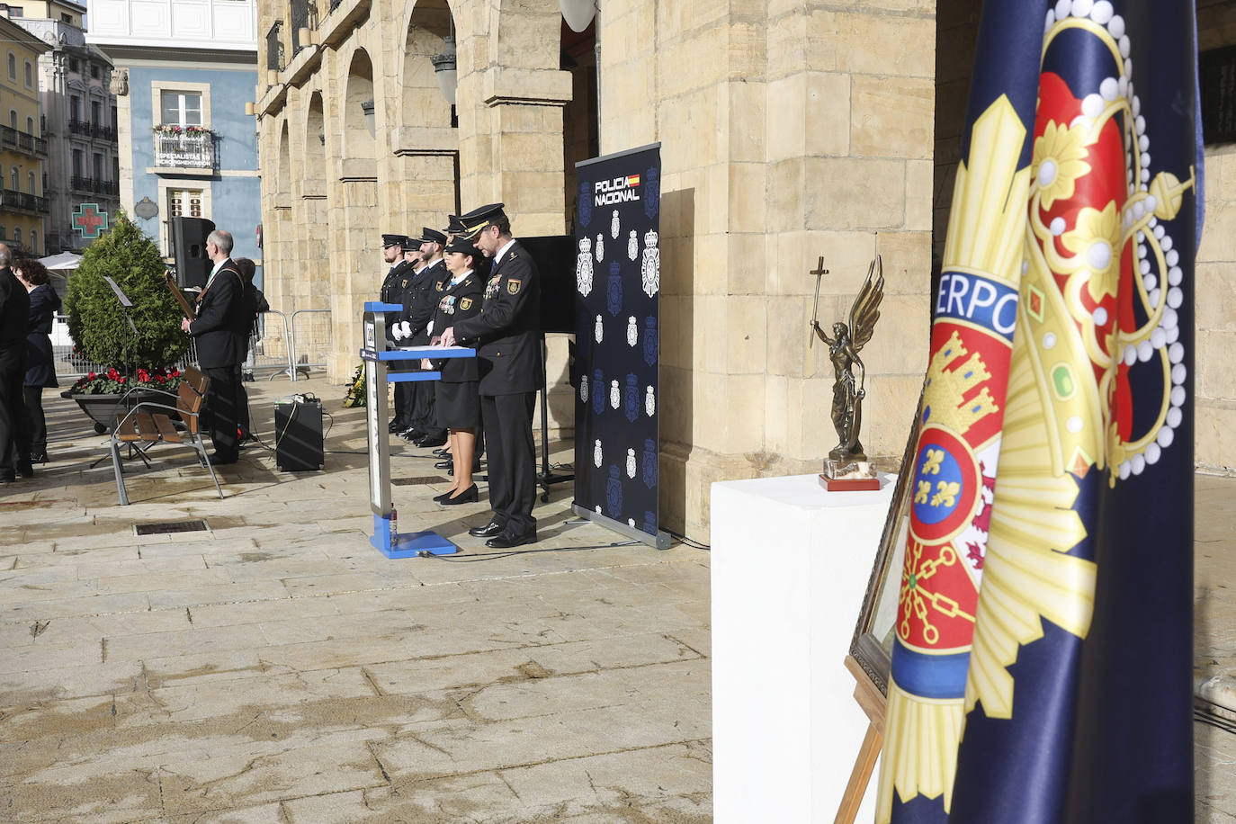 Avilés celebra los 200 años de la Policía Nacional