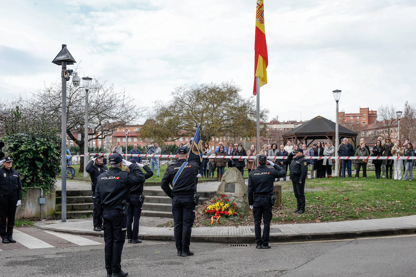 Gijón rinde homenaje a la Policía Nacional en su 200 aniversario