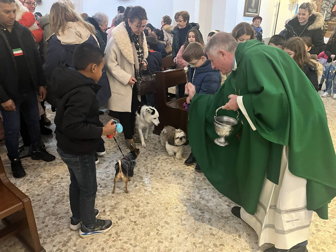 Lugones bendice a sus mascotas