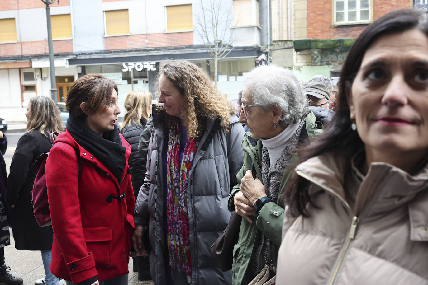 Multitudinario y emotivo adiós a Anita Sirgo, referente de la lucha obrera