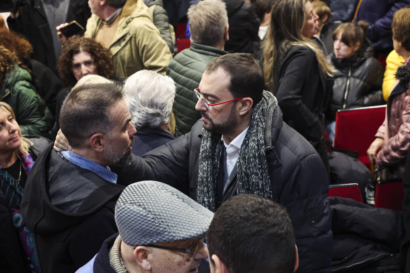 Multitudinario y emotivo adiós a Anita Sirgo, referente de la lucha obrera