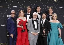 El elenco principal de la serie de HBO 'Succession', la gran galardonada de la noche de los Emmys.