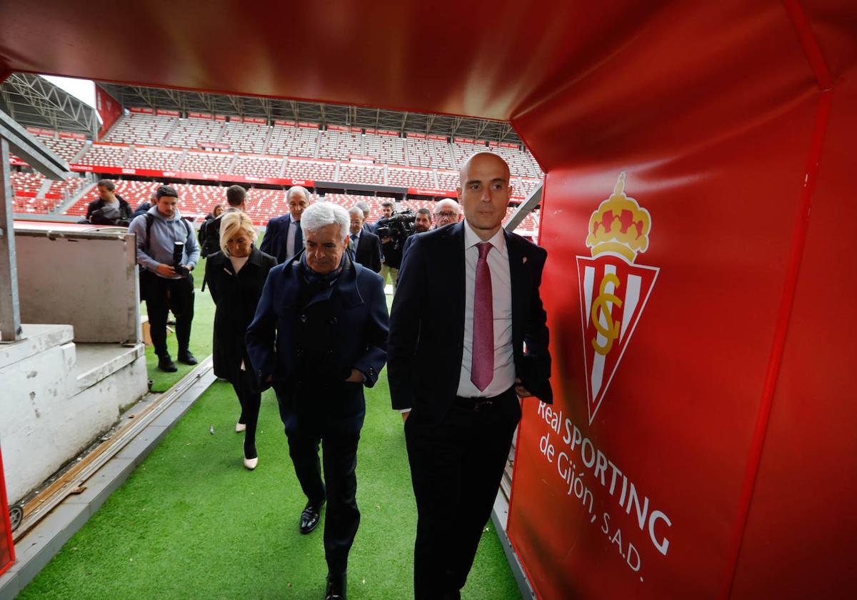 Pedro Rocha visita las instalaciones de El Molinón