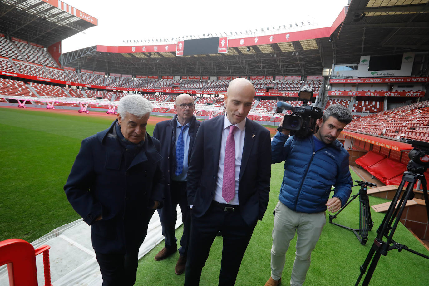 Pedro Rocha visita las instalaciones de El Molinón