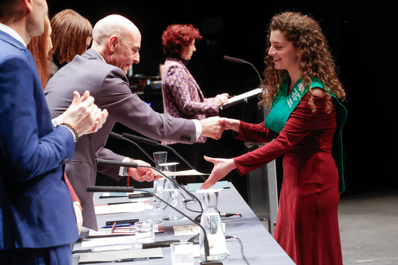 Todas las fotos de la graduación en la Facultad Jovellanos