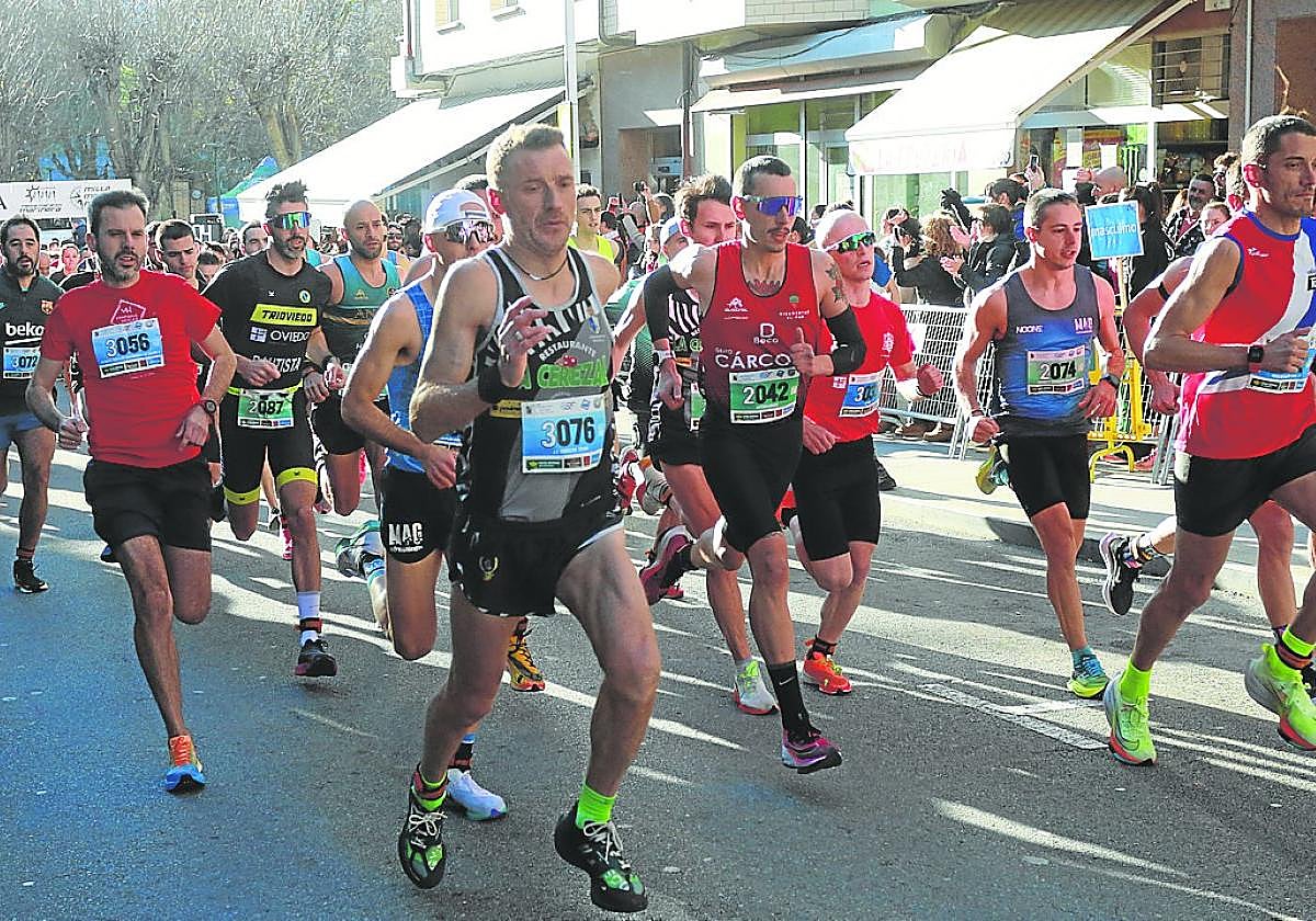 Un instante de la salida por las calles de Luanco.